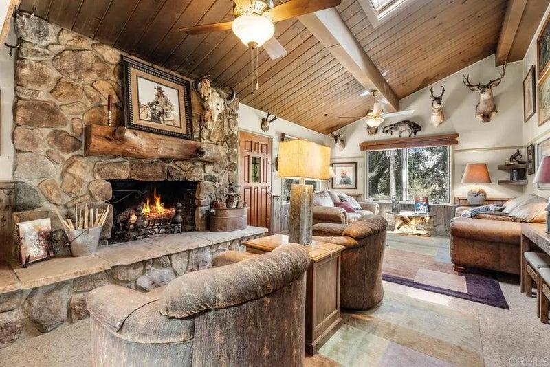 1088 Shasta Way