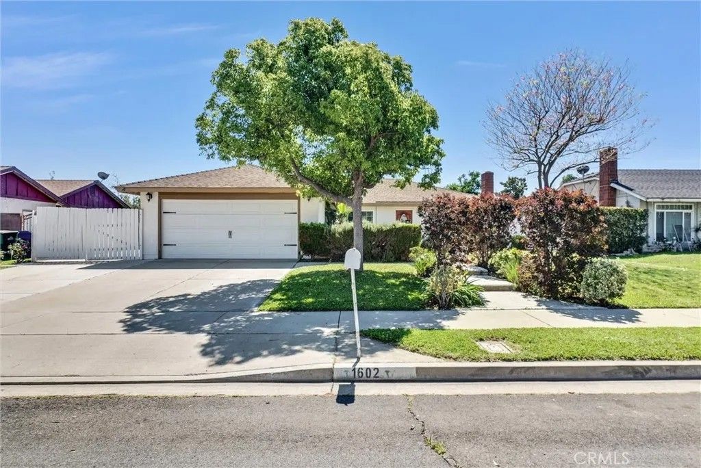 Photo of 1602 E Oak Hill Court, Ontario, CA 91761 (MLS # IG26064431)