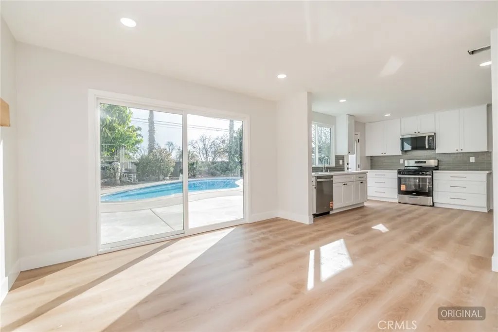 1204 Dickenson Court