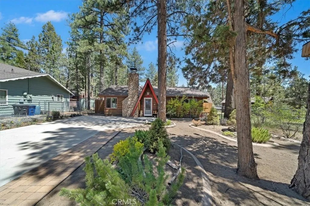1004 Wendy Avenue