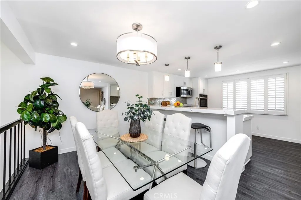 4345 W Sarah Street 3