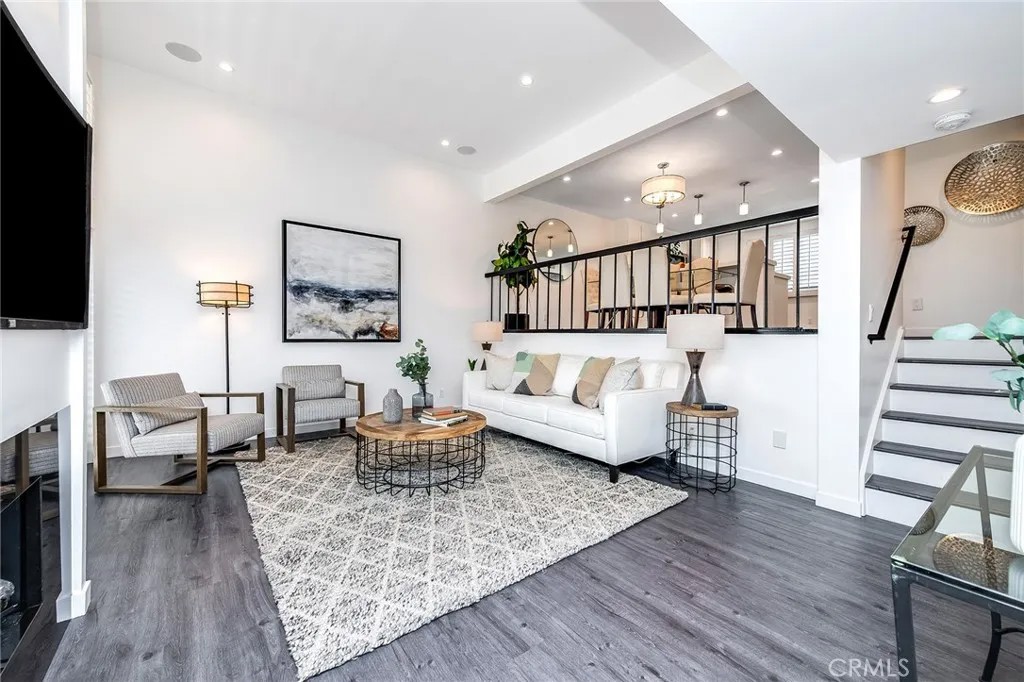 4345 W Sarah Street 3