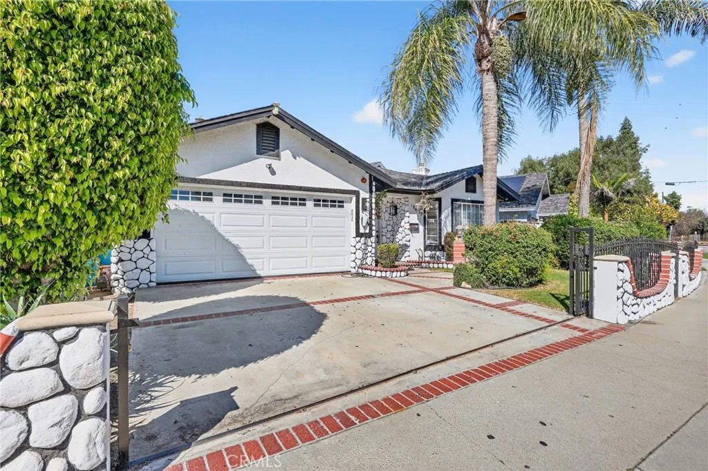 10939 Little Lake