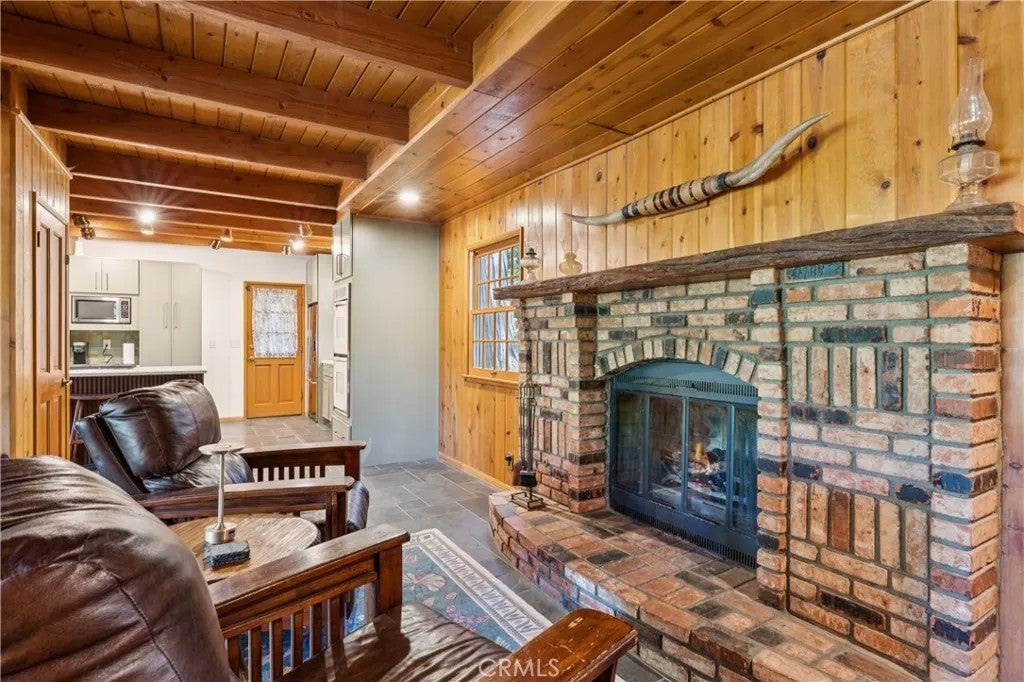 Photo of 425 Golf Course Way, Lake Arrowhead, CA 92352 (MLS # IG26205240)