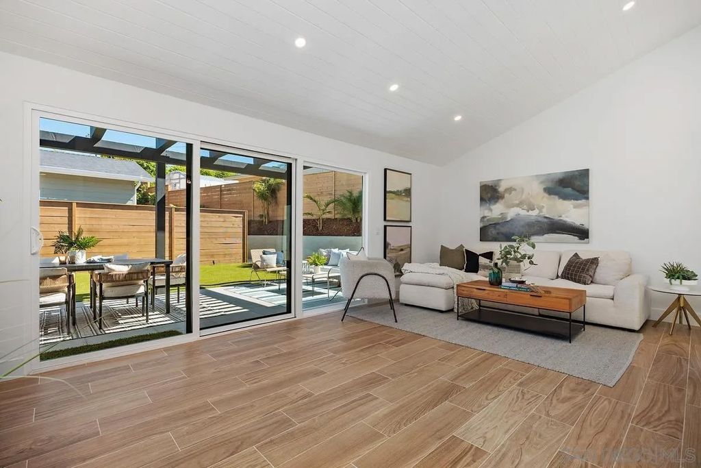 Photo of 948 Emma Dr, Cardiff By The Sea, CA 92007 (MLS # 260009795)