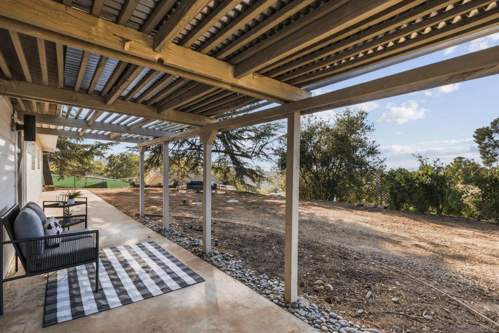 Photo of 30562 Rolling Hills Dr, Valley Center, CA 92082 (MLS # 260013851)
