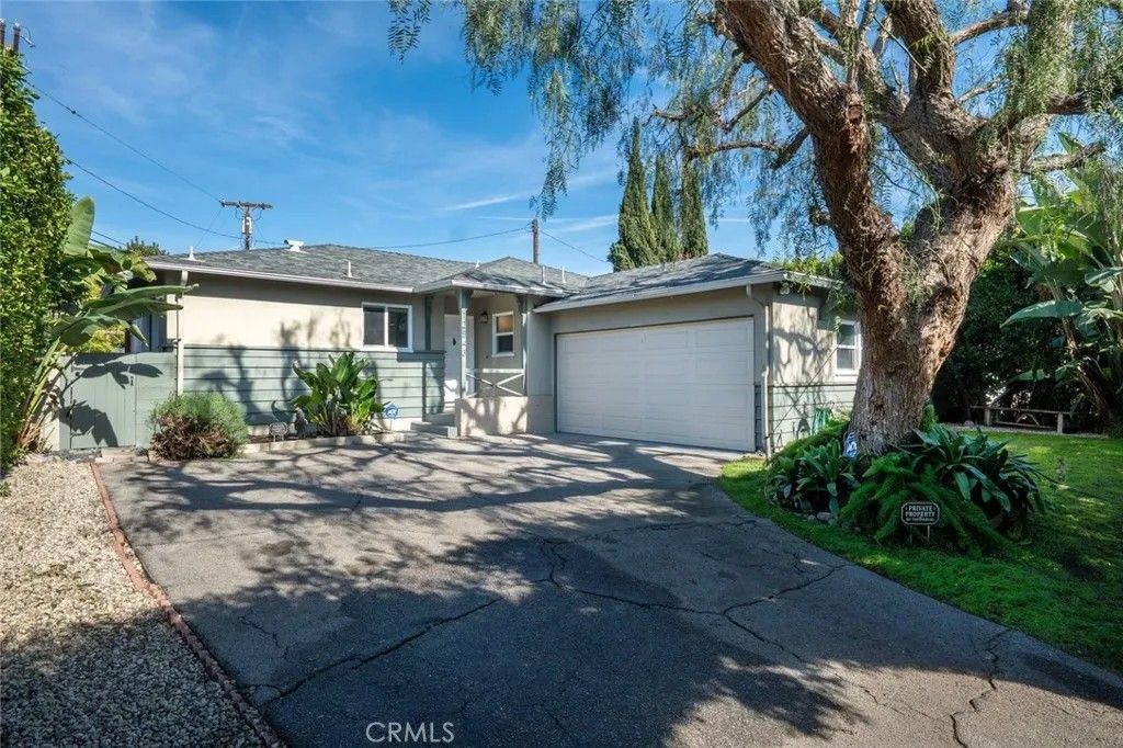 Photo of 12543 Hartland Street, North Hollywood, CA 91605 (MLS # BB25267385)