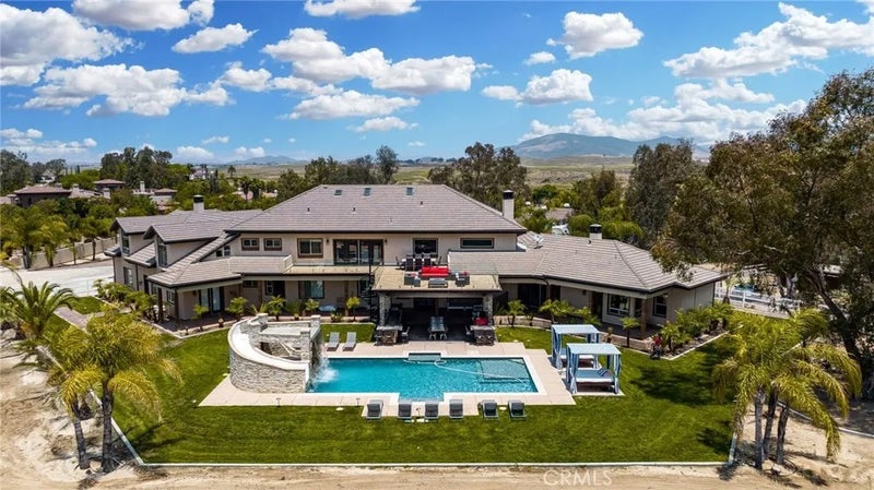 39625 Calle Cabernet