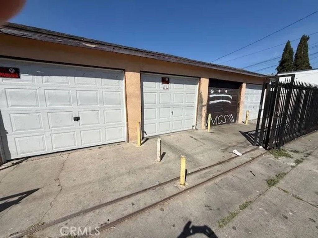 Photo of 1864 Cedar Ave, Long Beach, CA 90806 (MLS # MB26061817)