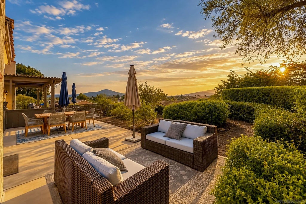 Photo of 1318 Gary Ln, Escondido, CA 92026 (MLS # 260024939)