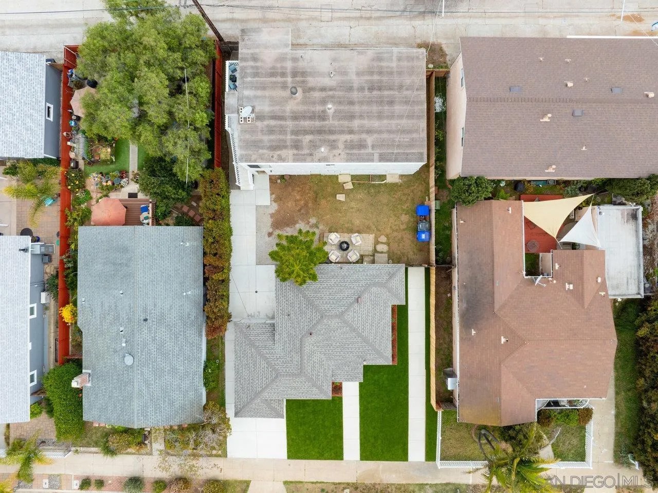 4614-4616 Larkspur St