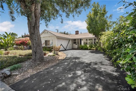 Photo of 6947 Murietta Avenue, Van Nuys, CA 91405 (MLS # BB26060699)