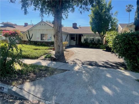 Photo of 6947 Murietta Avenue, Van Nuys, CA 91405 (MLS # BB26060699)
