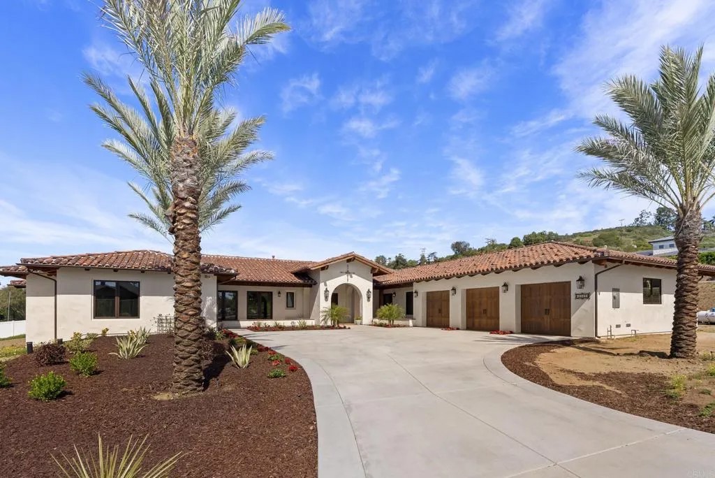 2525 Date Palm Court