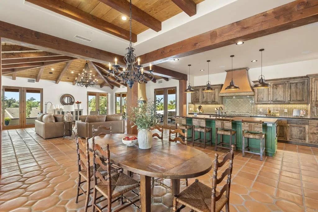 Photo of 2525 Date Palm Court, Vista, CA 92084 (MLS # NDP2602062)