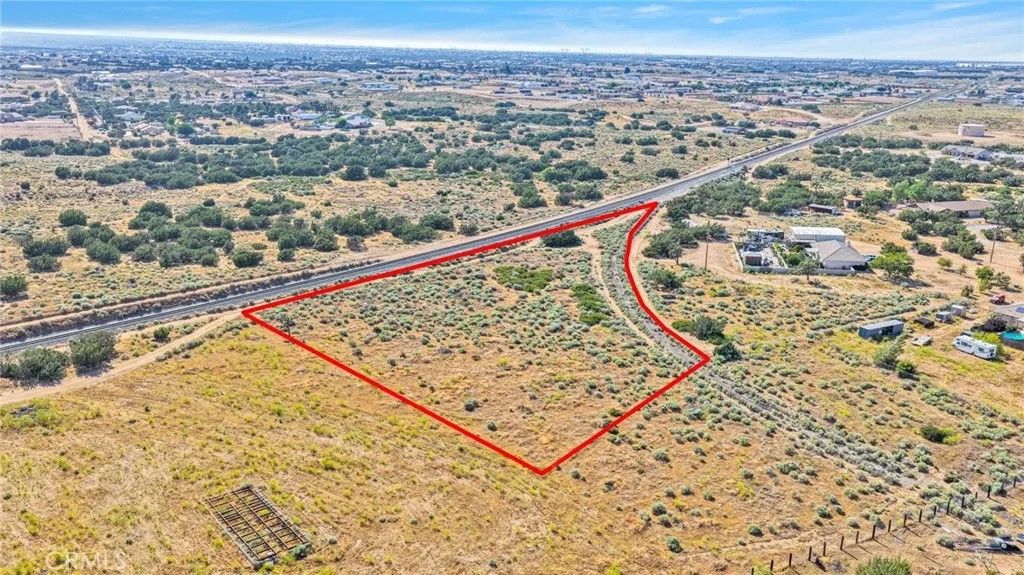 Photo of 0 Tower, Oak Hills, CA 92344 (MLS # HD26106429)