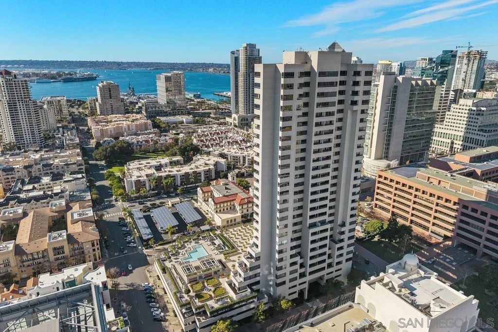 Photo of 700 Front St #2701, San Diego, CA 92101 (MLS # 250046210)