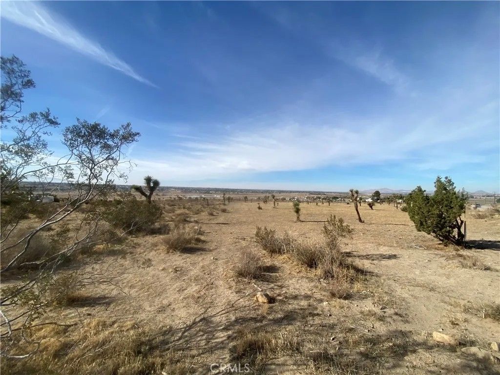 Photo of 0 Juniper, Apple Valley, CA 92308 (MLS # HD25254756)