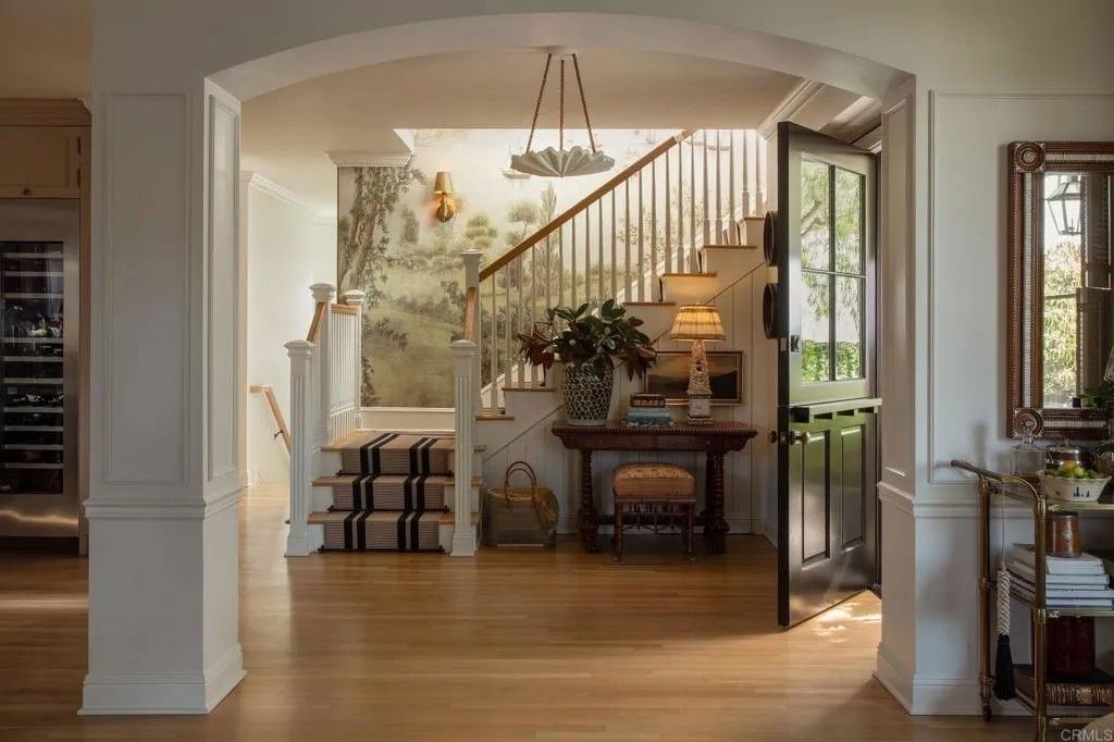 Photo of 5735 Dolphin Place, La Jolla, CA 92037 (MLS # NDP2511181)