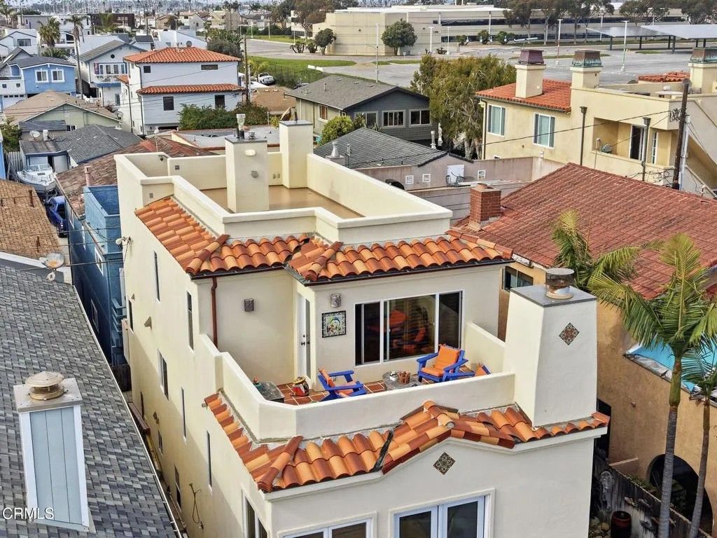 Photo of 137 Fillmore Avenue, Oxnard, CA 93035 (MLS # V1-34959)