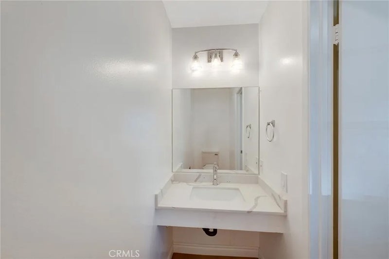 410 N Cerritos