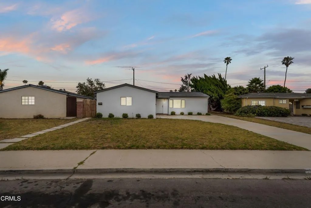 1136 N 7th Place