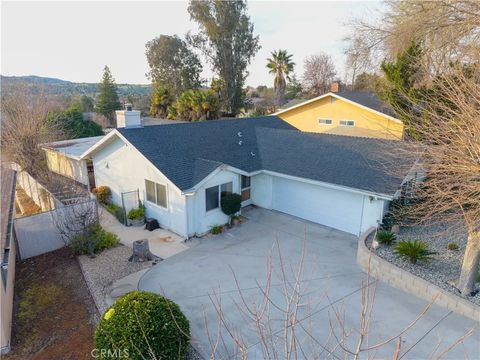 Photo of 715 Shannon Hill, Paso Robles, CA 93446 (MLS # NS25273819)