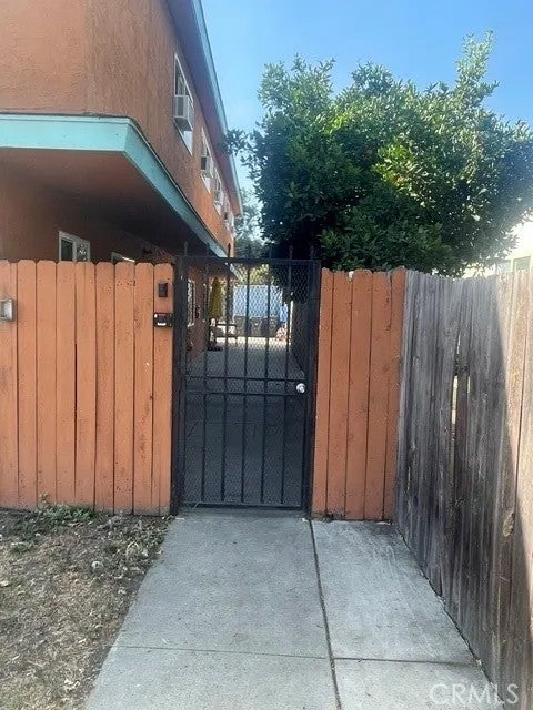 1240 W 19th