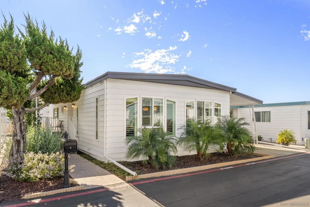 Photo of 1401 W El Norte Pkwy #SPC 73, San Marcos, CA 92069 (MLS # 260002198)