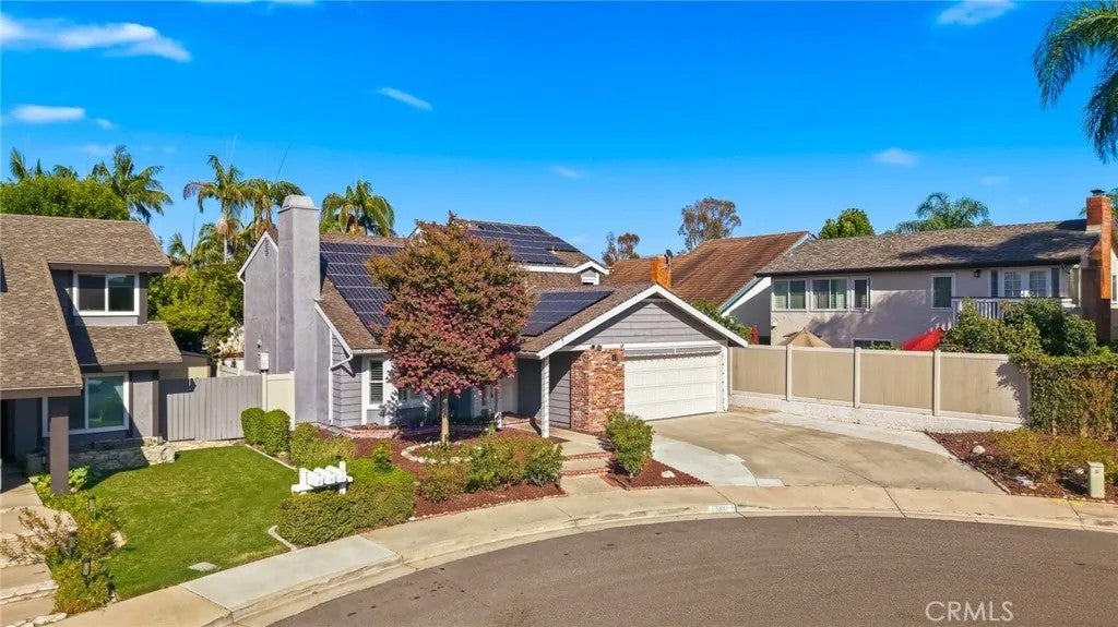 Photo of 17 Whitney, Irvine, CA 92620 (MLS # OC26202669)