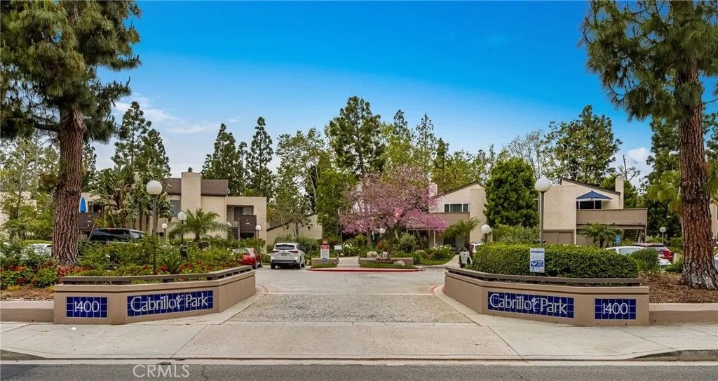 Photo of 1380 Cabrillo Park #G, Santa Ana, CA 92701 (MLS # PW26055357)