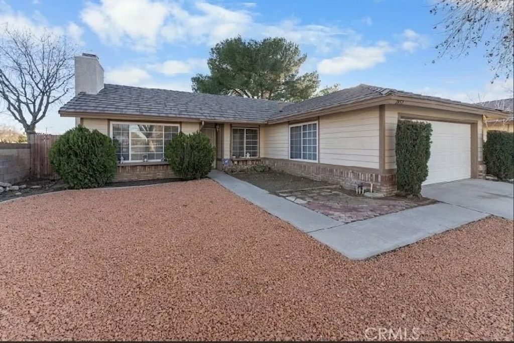 Photo of 2852 San Ramon Dr, Lancaster, CA 93535 (MLS # SR26006174)