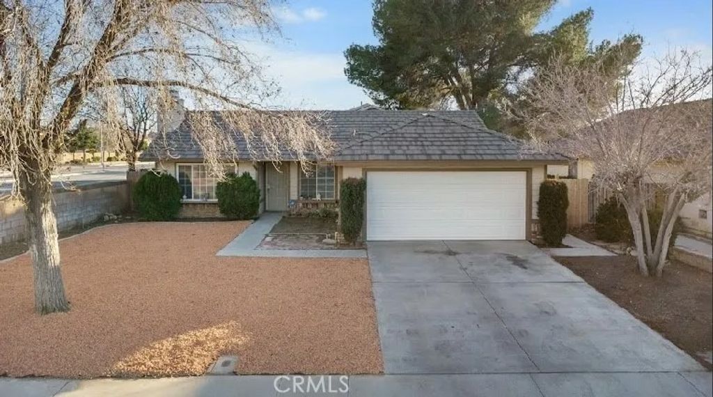 Photo of 2852 San Ramon Dr, Lancaster, CA 93535 (MLS # SR26006174)