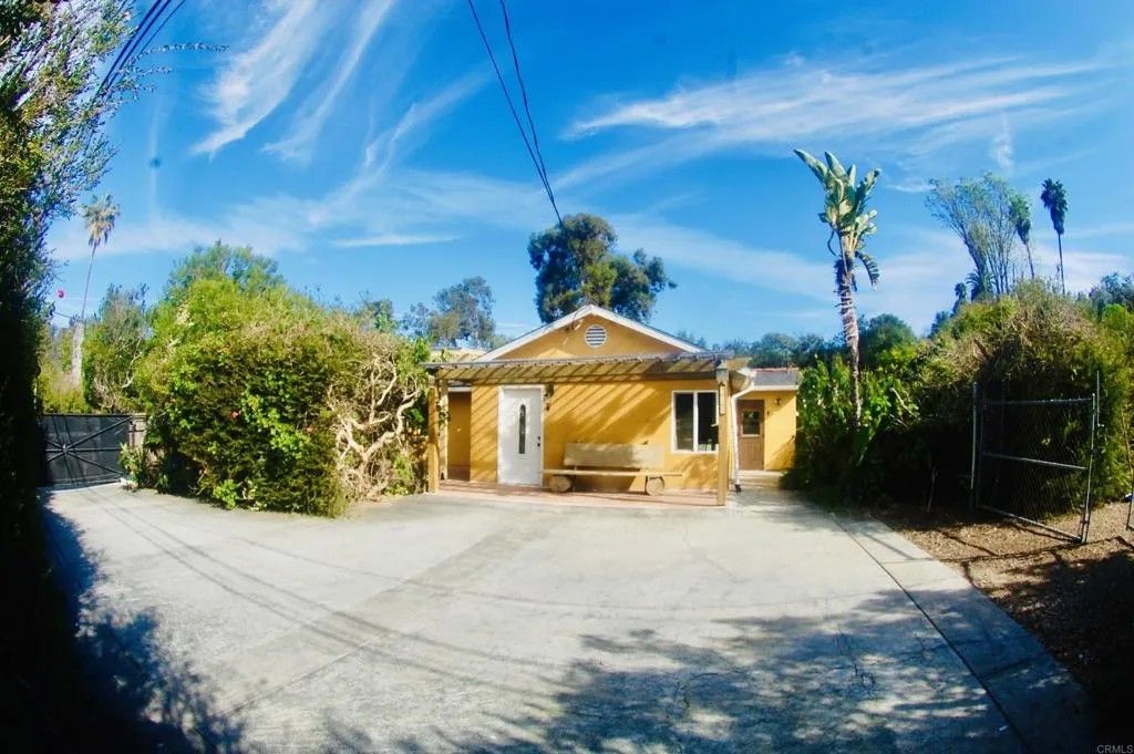 Photo of 736 Mar Vista, Vista, CA 92081 (MLS # NDP2511606)