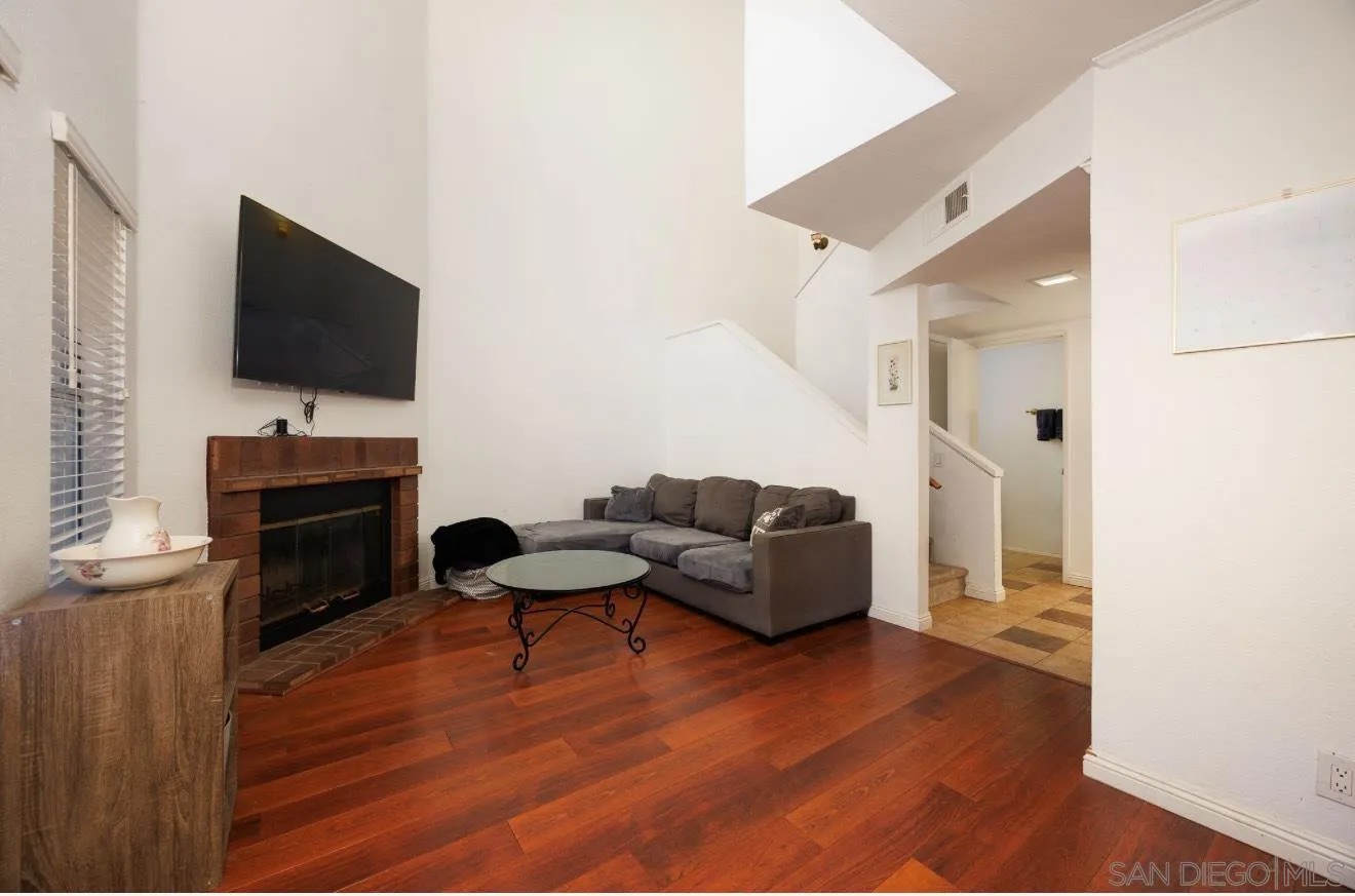 9205 Camino Del Verde