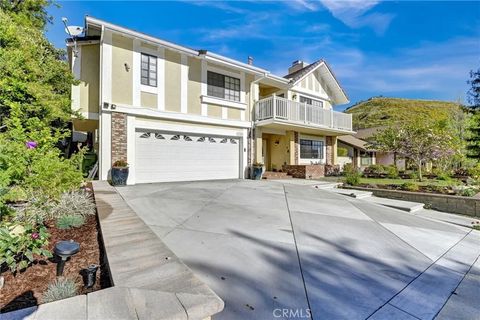Photo of 7159 Castle Peak Dr, West Hills, CA 91307 (MLS # SR26052927)