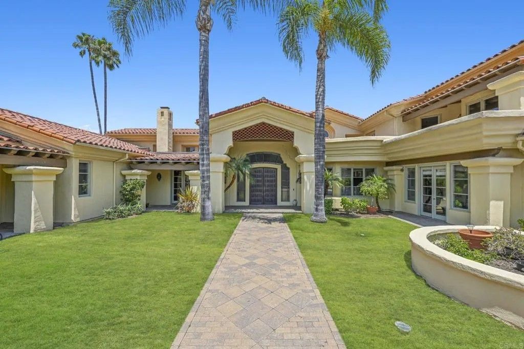 Photo of 431 Flores de Oro, Rancho Santa Fe, CA 92067 (MLS # NDP2507896)