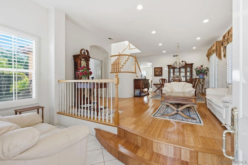 Photo of 8010 Gilman Ct, La Jolla, CA 92037 (MLS # 260001622)