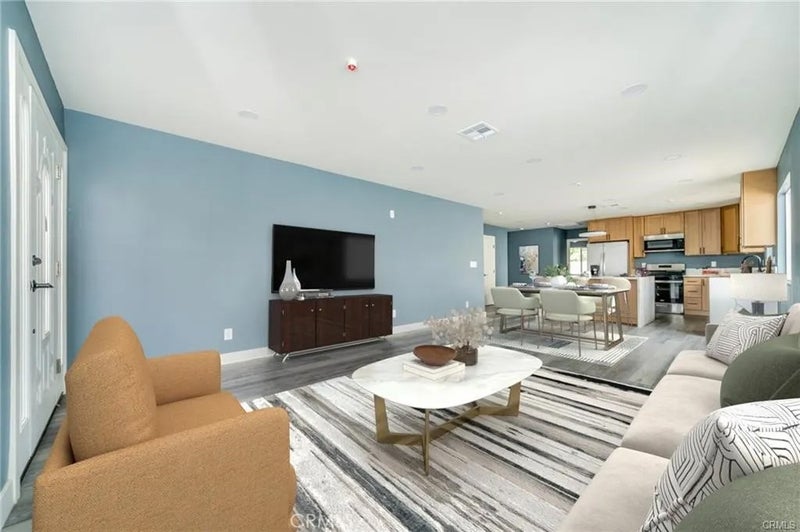 263 S 7th Street