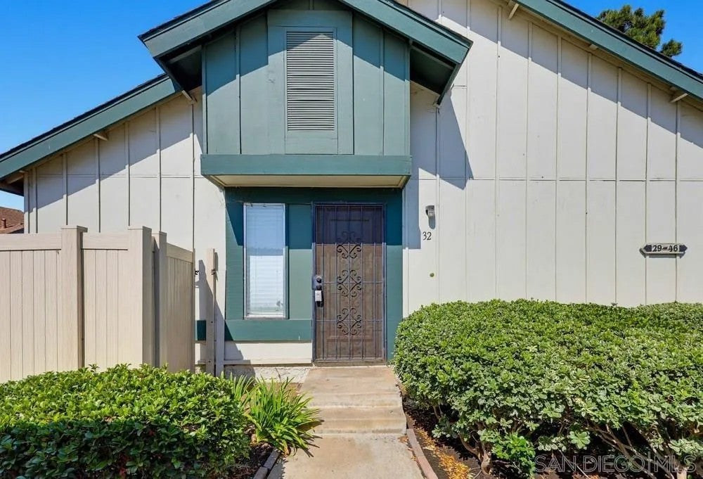 1761 Hollister St 32