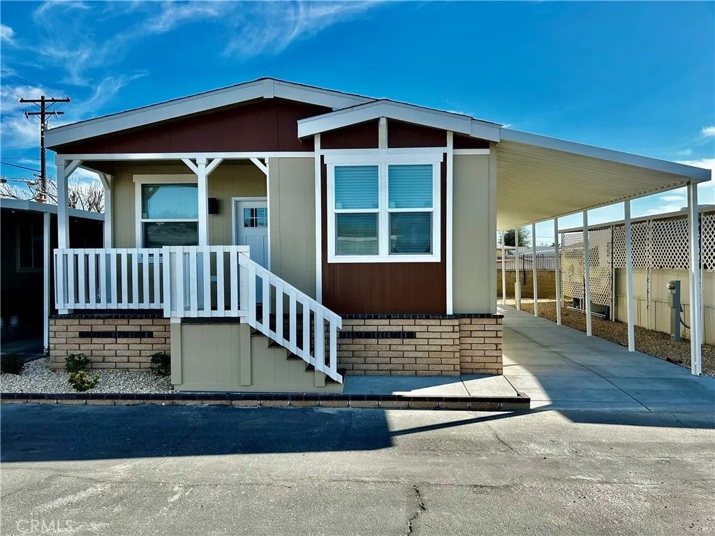 Photo of 675 W Oakland Ave #F7, Hemet, CA 92543 (MLS # SW26049273)