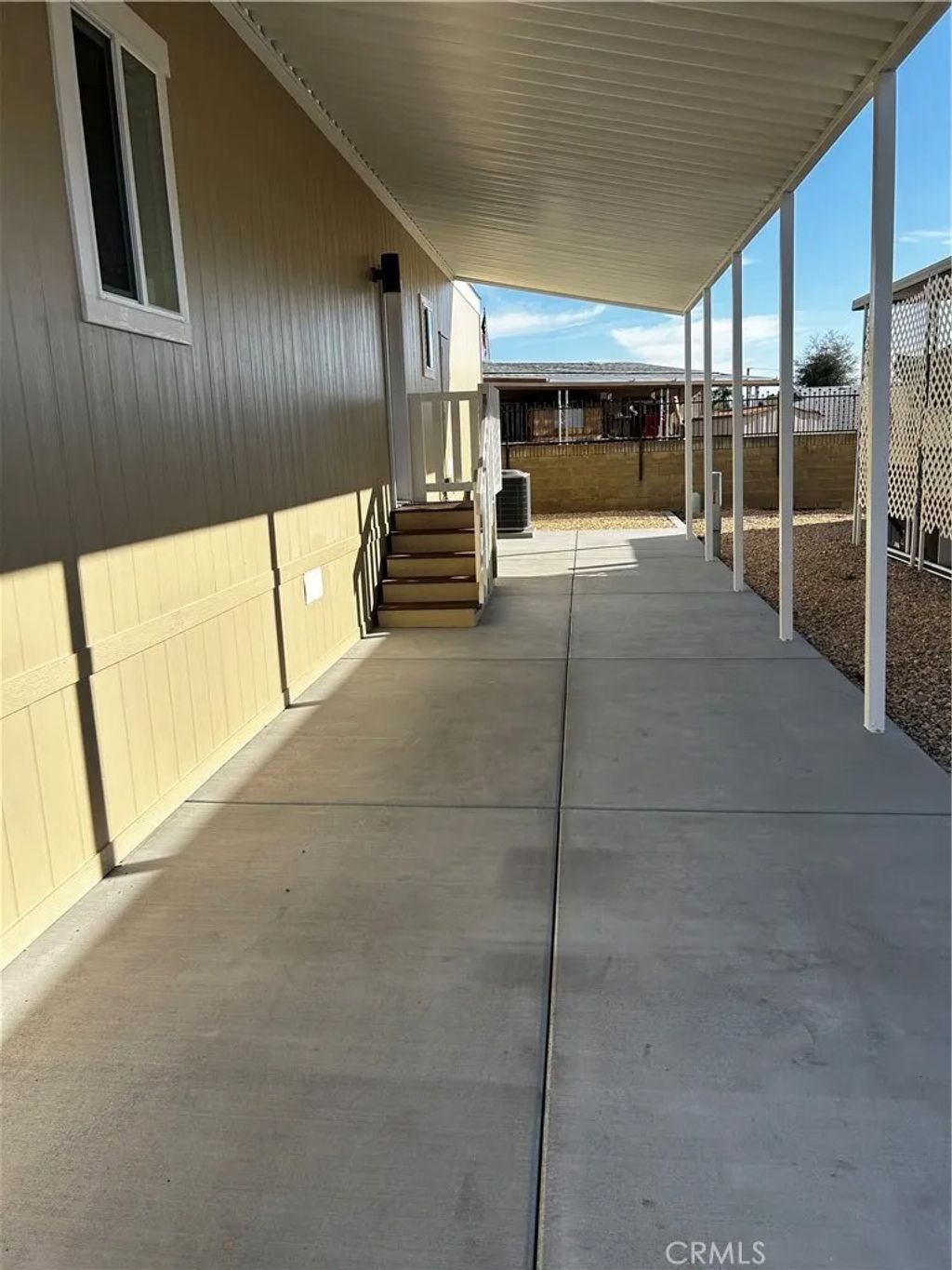 Photo of 675 W Oakland Ave #F7, Hemet, CA 92543 (MLS # SW26049273)