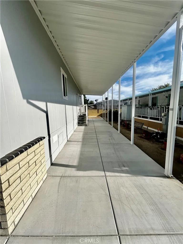Photo of 675 W Oakland Ave #F7, Hemet, CA 92543 (MLS # SW26049273)
