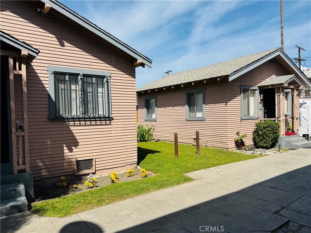 613 W 80th