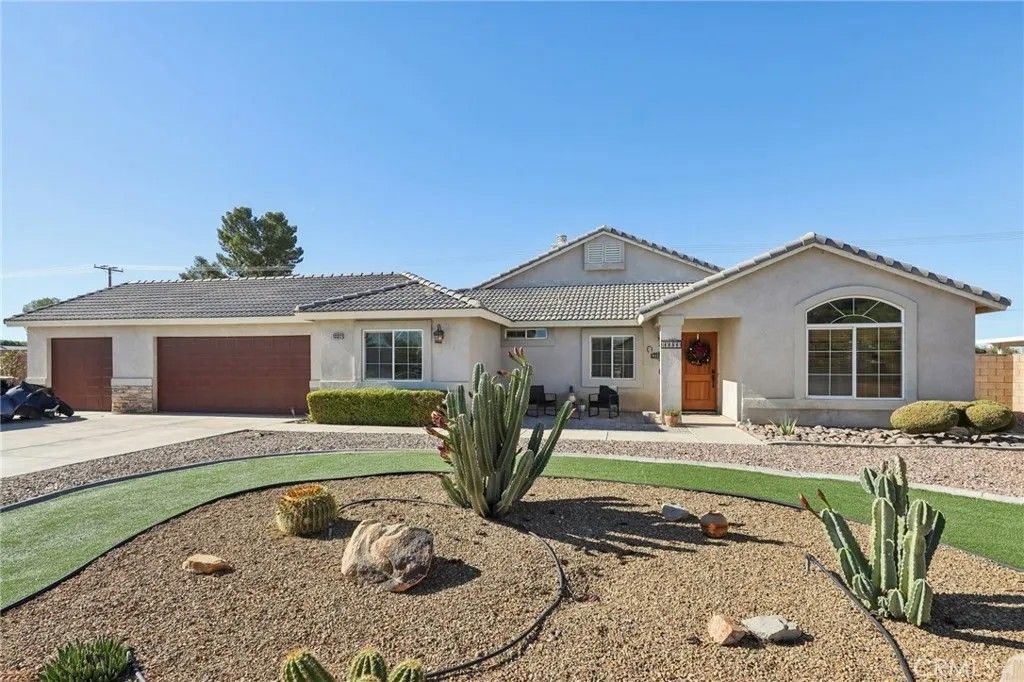 Photo of 13322 Chenin Blanc Court, Apple Valley, CA 92308 (MLS # IV25267412)