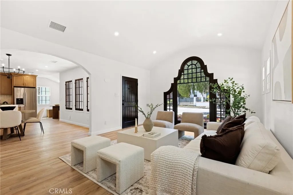 254 Bennett Ave