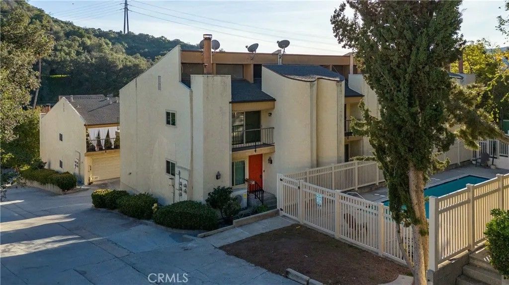 Photo of 1881 Alpha Road #8, Glendale, CA 91208 (MLS # GD25257901)