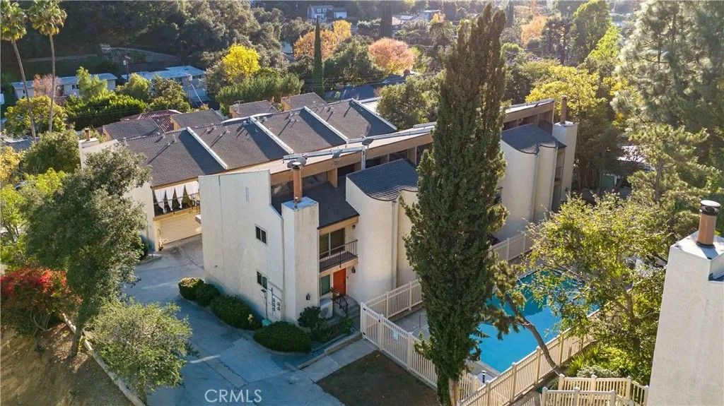 Photo of 1881 Alpha Road #8, Glendale, CA 91208 (MLS # GD25257901)