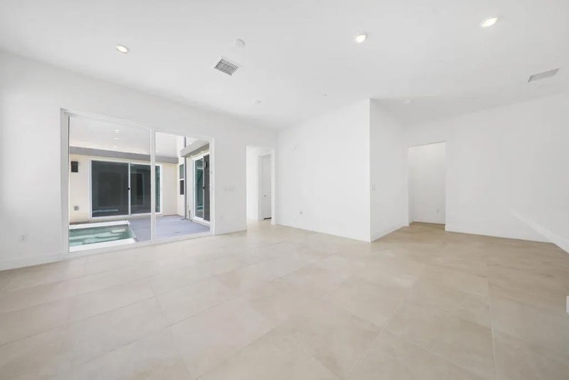2677 Maverick Lane