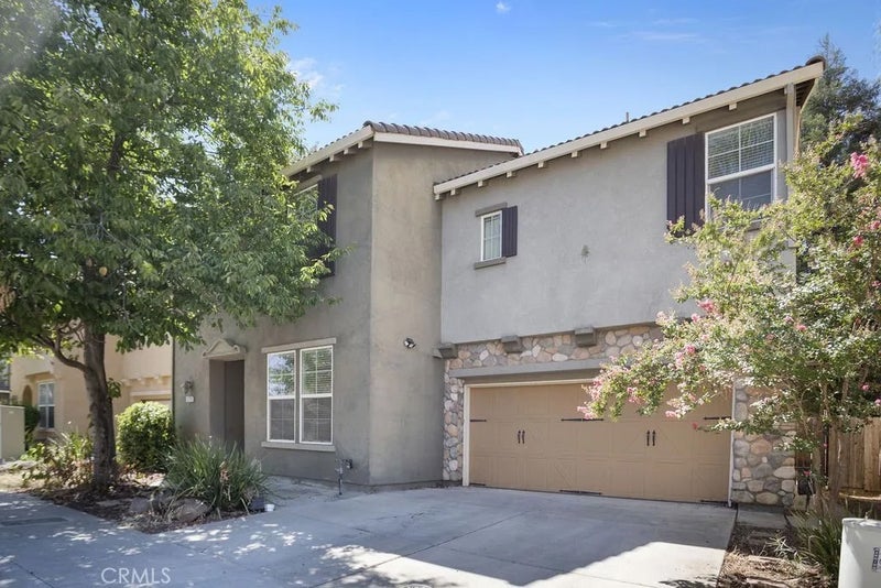 1370 Belmont